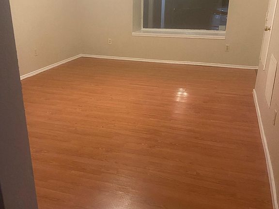 3rd image of 602 E Oak St APT B