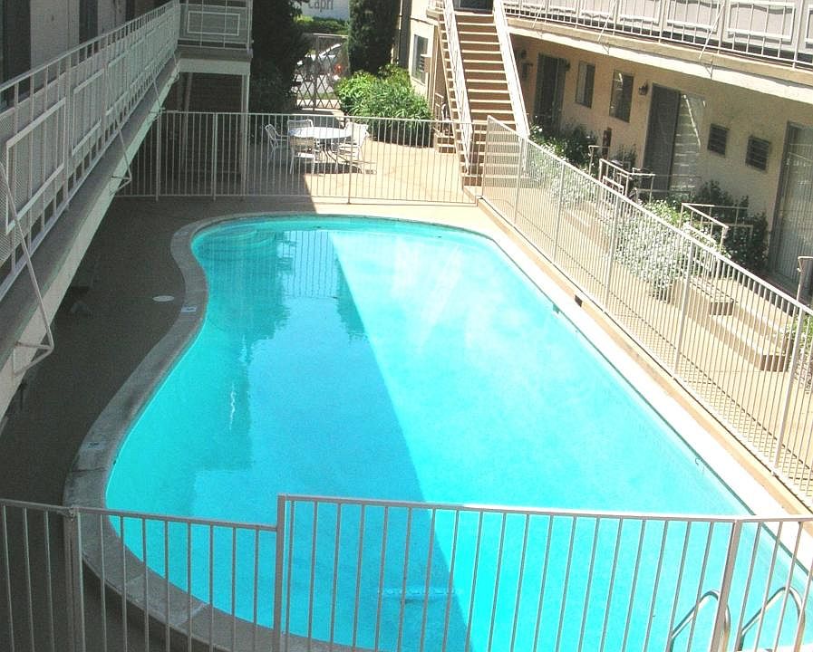 2nd image of 506 E Palm Ave APT L