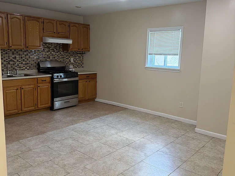 722 W Diamond Ave #2 — Photo 1