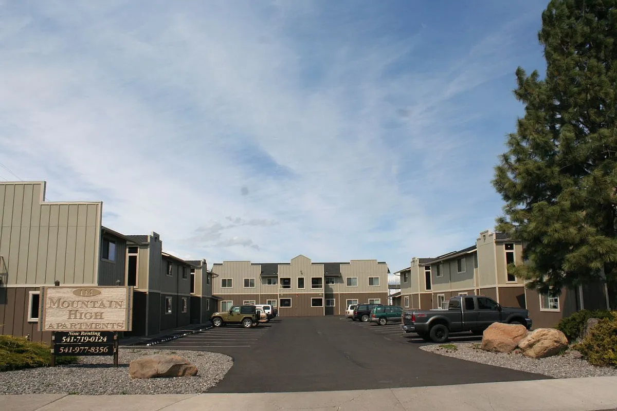 Building Photo - 114 W Adams Ave #11