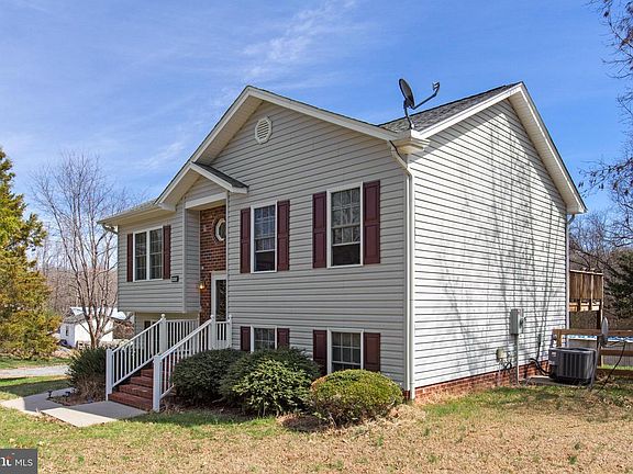 3rd image of 10132 Wallers Rd