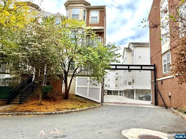 201 Dey St APT 126, Harrison, NJ 07029