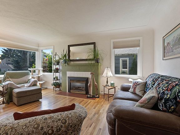 5th image of 3614 W Garland Ave