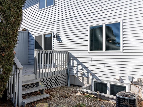 4th image of 1621 E Gaylord St