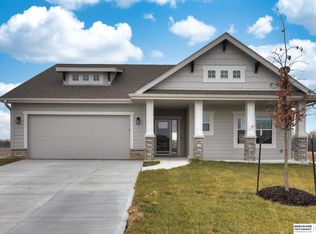 10318 Remington Rd, Papillion, NE 68046