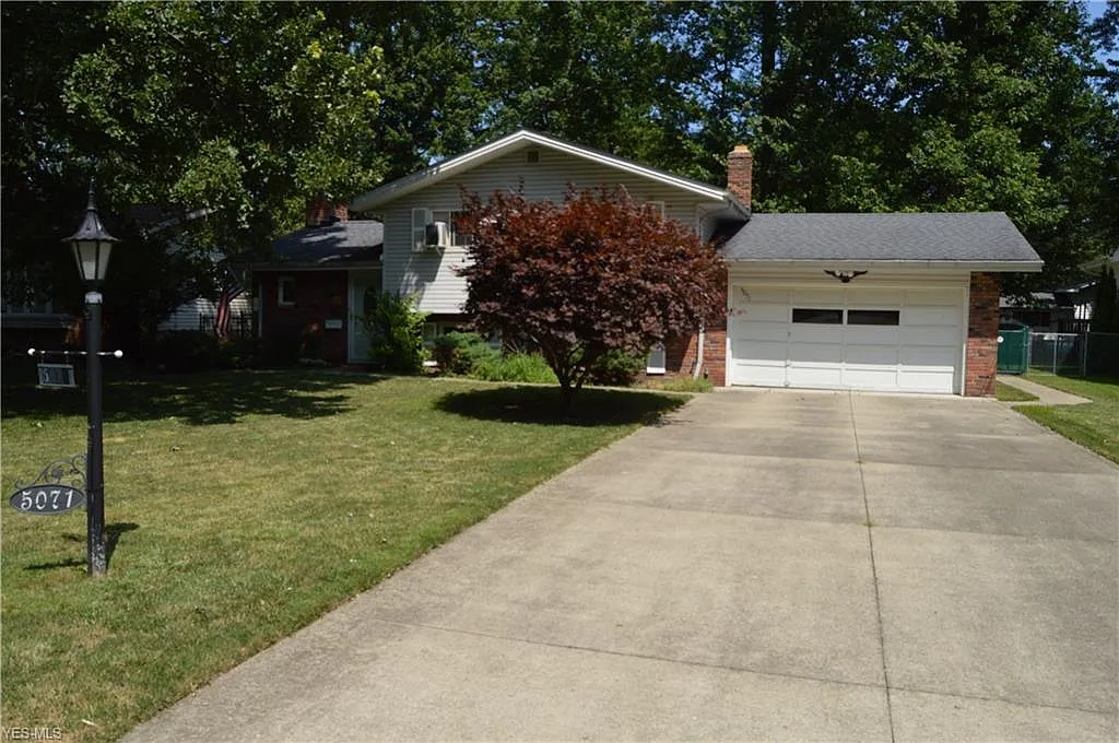 5071 Hampton Dr photo 1