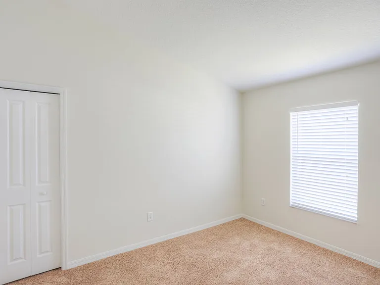 24622 Volterra Ct — Photo 8