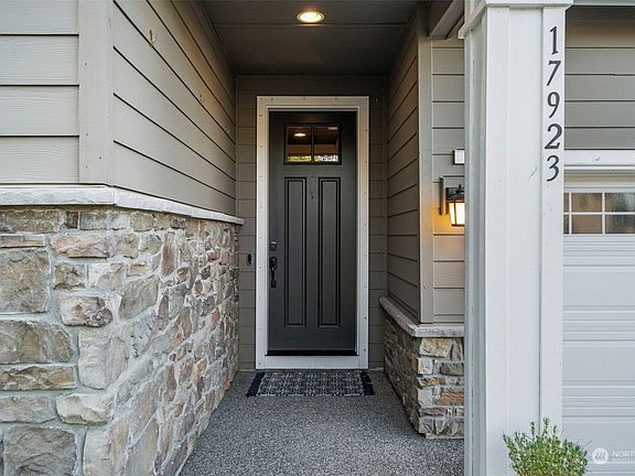 3rd image of 17923 131st Street E