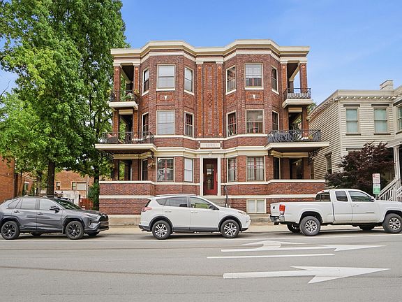 4th image of 128 E 5th St APT 3