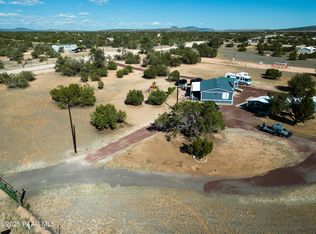 27585 W El Oro Dr, Seligman, AZ 86337