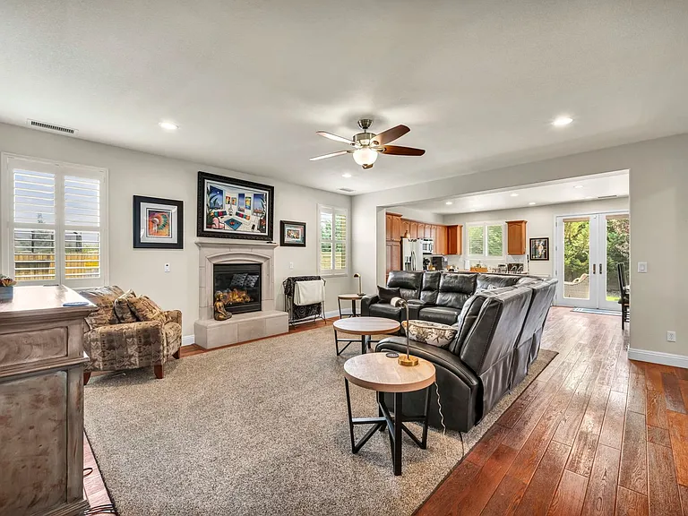 2199 Angel Ridge Dr — Photo 6