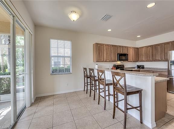 4th image of 9801 Foxhall Way Unit 6