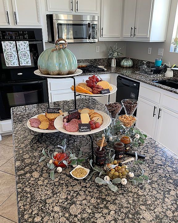 2nd image of 5152 Wisteria Ln