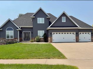 803 Cottonwood Trl, Sergeant Bluff, IA 51054