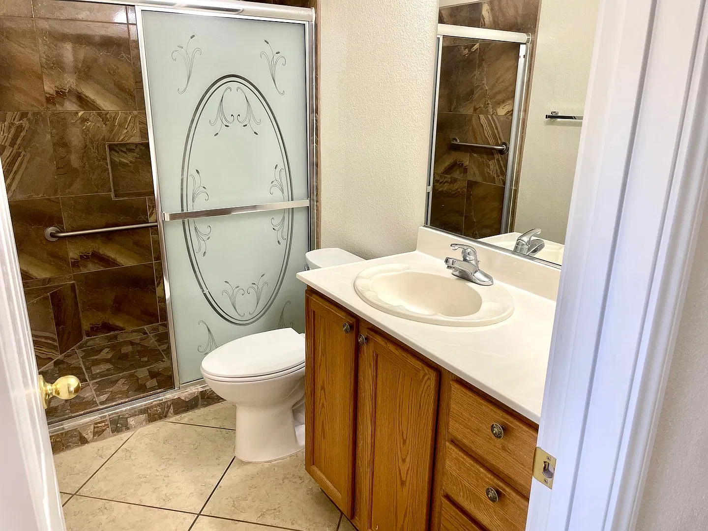 3bd/2ba House in the Northwest! — Photo 2
