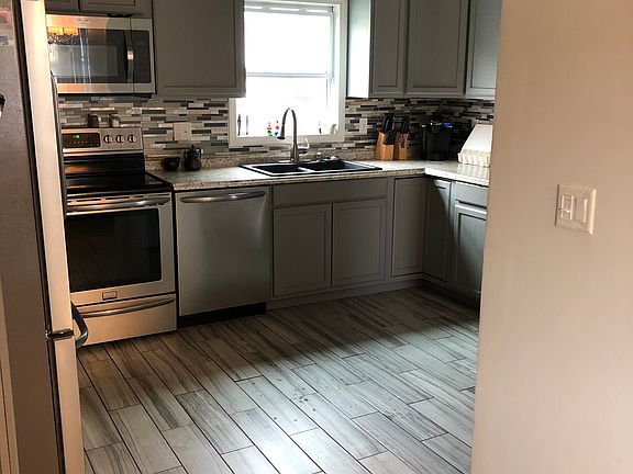 2nd image of 615 15th St
