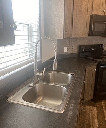 5th image of 1440 W Plum St #145