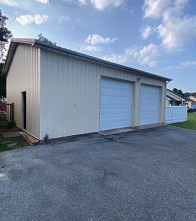 2nd image of 25754 Spicer St