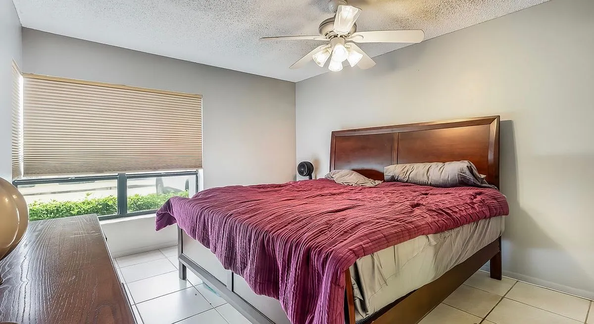 2355 SW 15th St — Photo 3