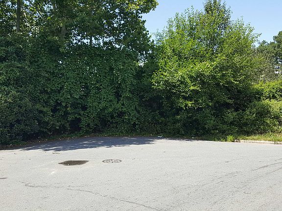 5th image of 2902 Wedgedale Dr