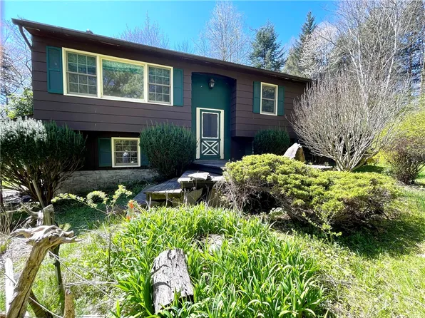 33 Lockerby Hill Rd, Lansing, NY 14882