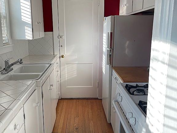5th image of 818 S 37th Ave APT 9