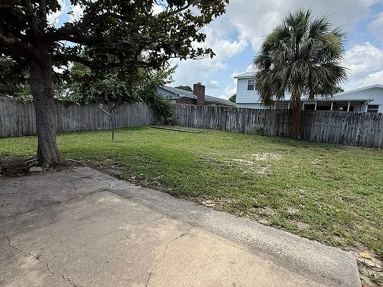 503 Virginia St — Photo 28