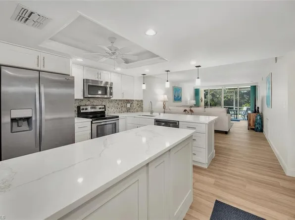 15161 Cedarwood Ln APT 1105, Naples, FL 34110