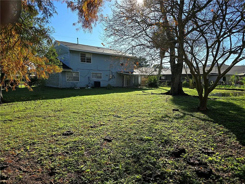 4 bed, 2.5 bath, 2196 sqft, $2,400 — Photo 3