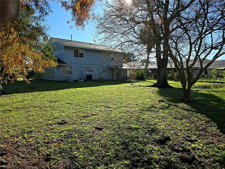 800 Oakwood Dr — Photo 3