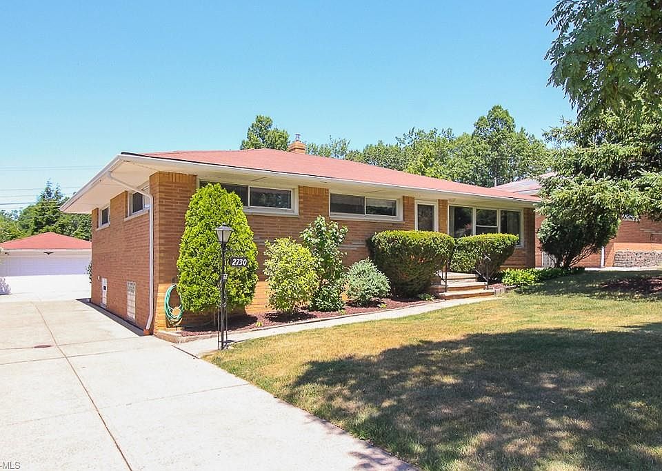 1st image of 2730 Somia Dr