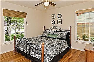 5th image of 515 Parkhurst Dr