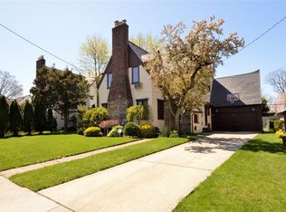 5230 241st St, Flushing, NY 11362