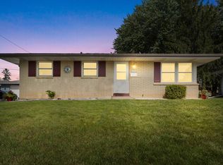 W149N8462 Norman Dr, Menomonee Falls, WI 53051