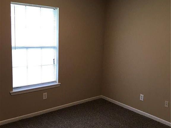 5th image of 1017 Autumn Cir #B
