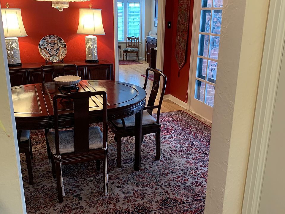 Formal dining room