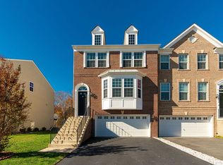 16614 Danridge Manor Dr, Woodbridge, VA 22191