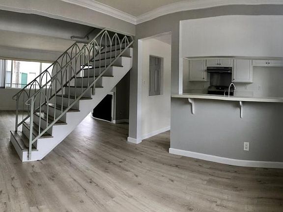 4th image of 1409 Superior Ave APT 17