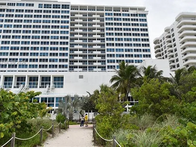 5555 Collins Avenue Cu #8K — Photo 37