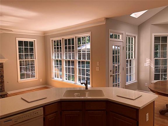 4th image of 1078 Grand Oaks Gln