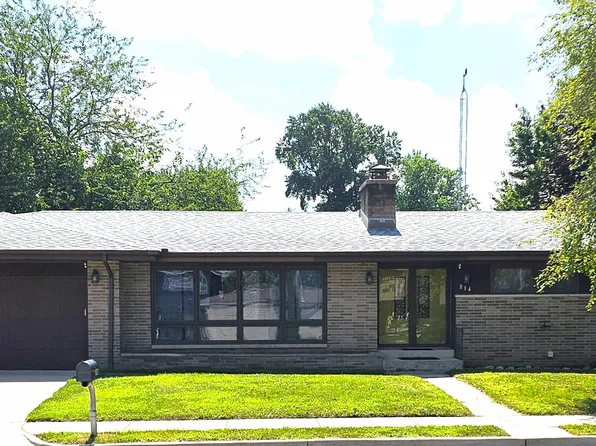 814 W 10th St, La Porte, IN 46350