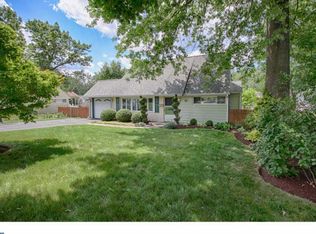 17 Jasmine Rd, Levittown, PA 19056