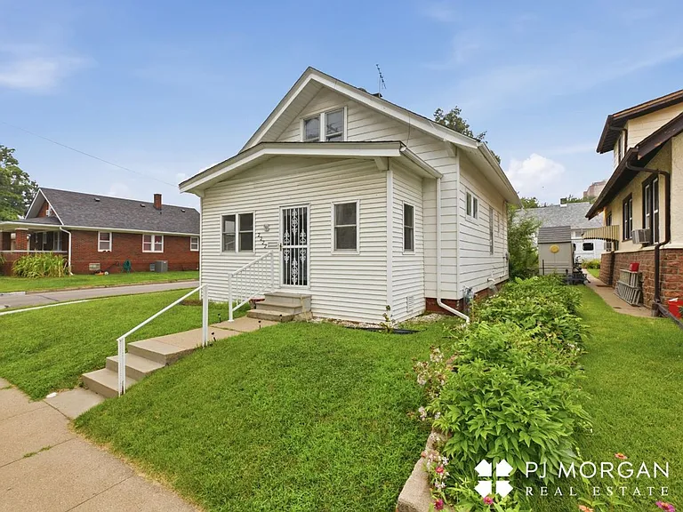 2222 S 6th St — Photo 1