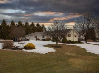 2585 Community Dr, Bath, PA 18014