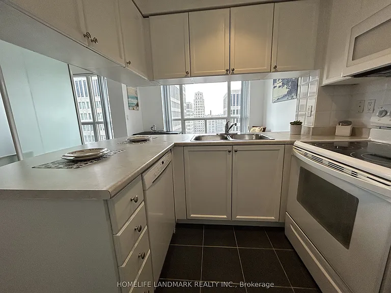909 Bay St #1204 — Photo 6