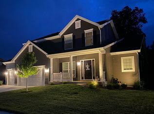 656 Creek Bend Dr, Lake Saint Louis, MO 63367
