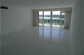 5th image of 100 Bayview Dr APT 1117