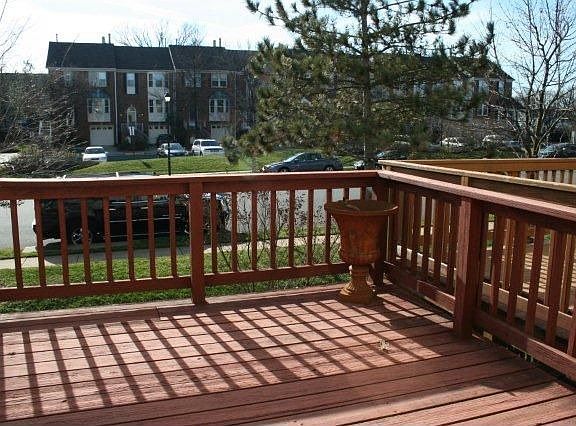 Sunny Deck
