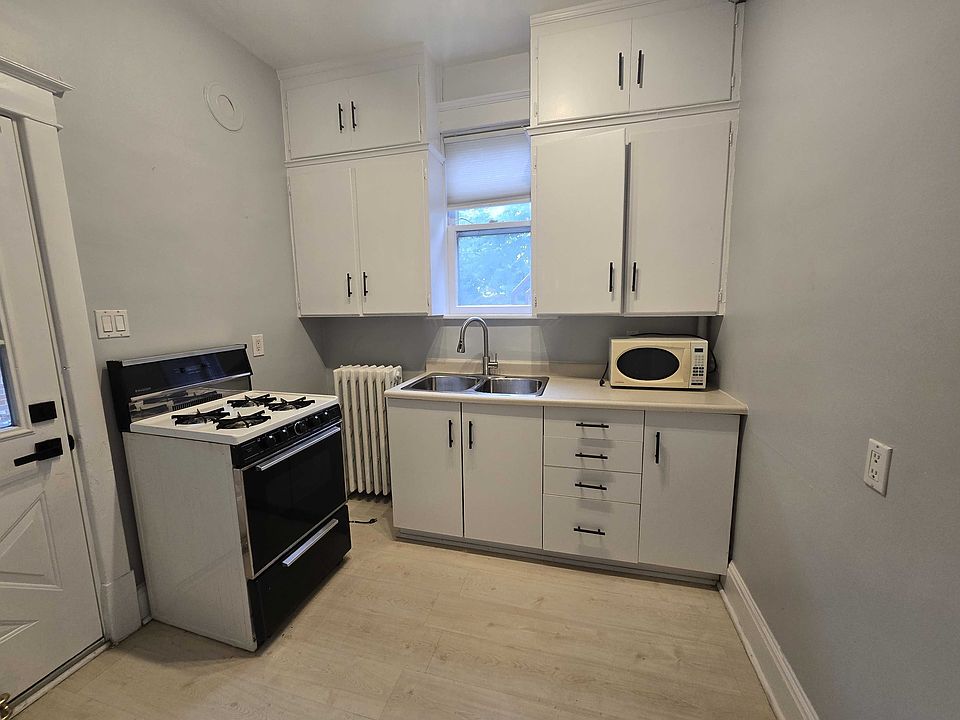 1st image of 1047 Main St E #3