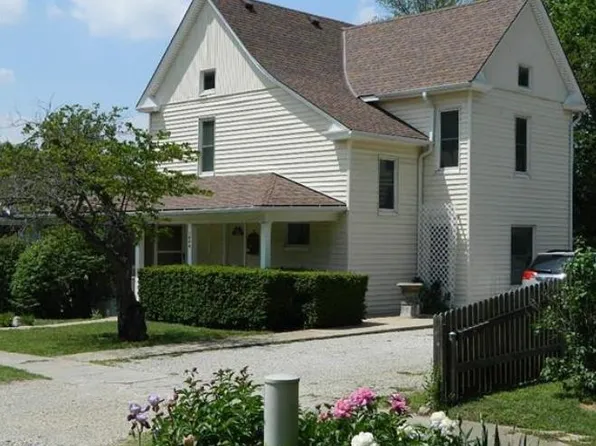 1434 E 3rd Ave, Winfield, KS 67156
